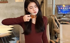 进入英语课代表腿中间作文